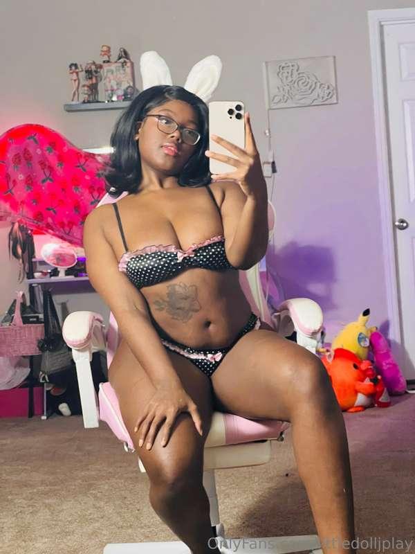 check ur dms🤭🤭