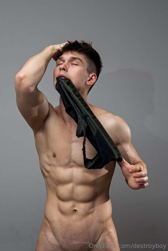 My fav jockstraps.. 1 or 2? 📸 💭---------------------Moje ulu..