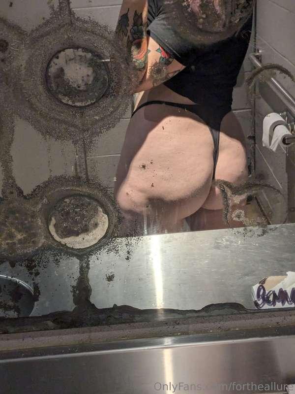 Butt pics butt pics butt pics (and hips) 🤭🤗