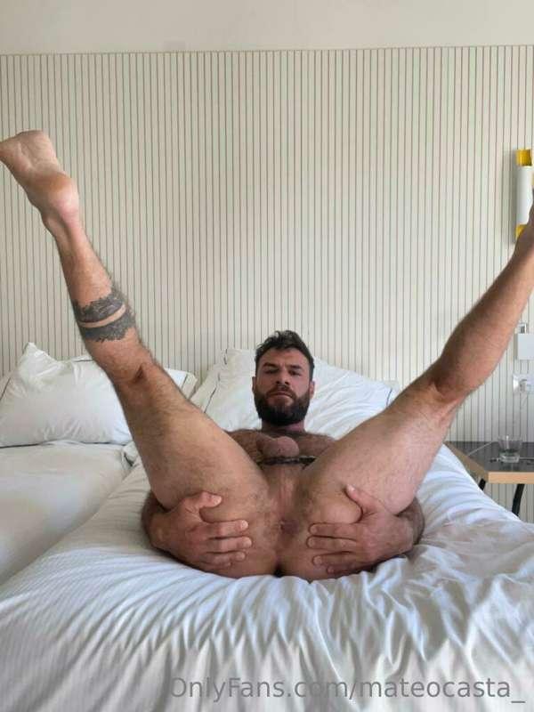 ## @rodrielsanto86 Follow this Argentinian porn actor of
LAT..