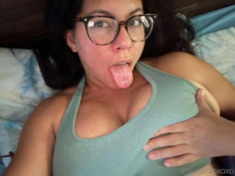 👅👅