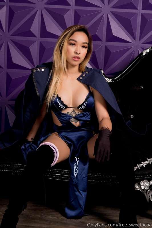 Explicit cosplays on my vip page