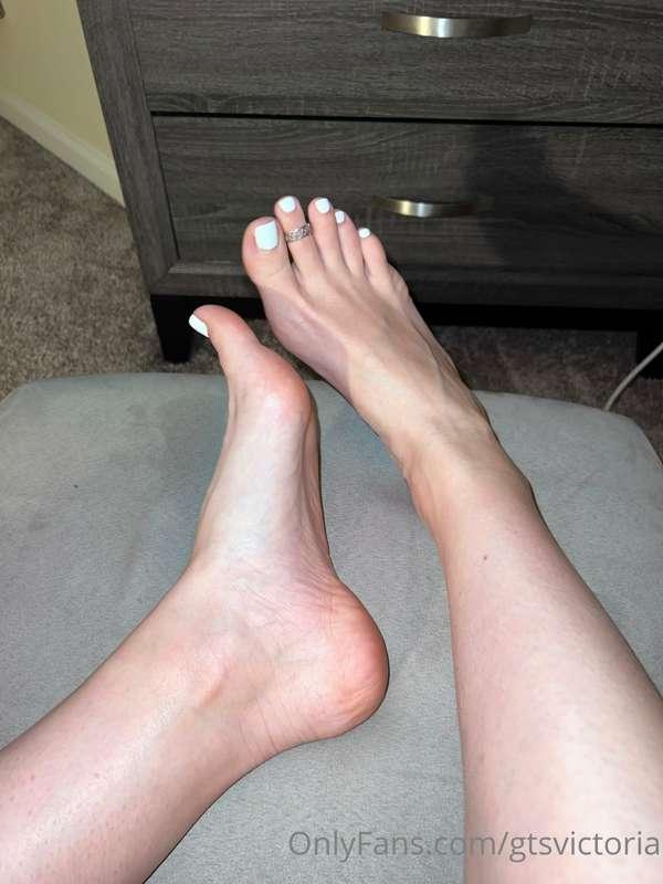 My soles are so pink 😭