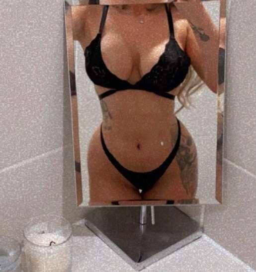 Art 😏 join my VIP page now @demiroseleevip 
Naughty horny vi..