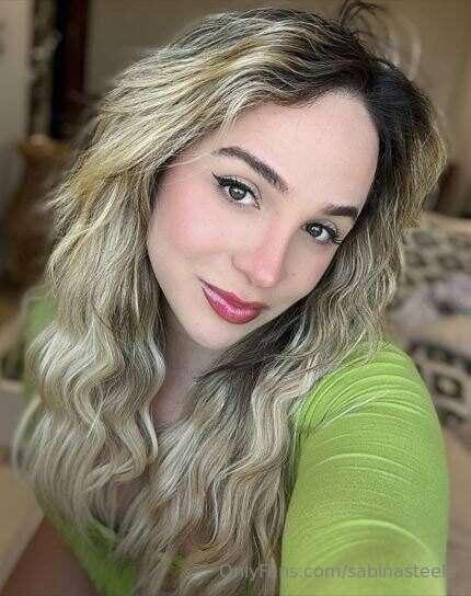 @clariceboaventura

Subscribe to my SUPER HOT friend's OnlyF..