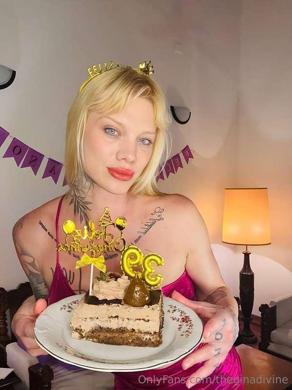 Another year hotter, smarter, and more unstoppable @ts_queen..