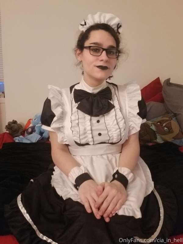 I can serve you in many ways😘. Its monday somewhere...