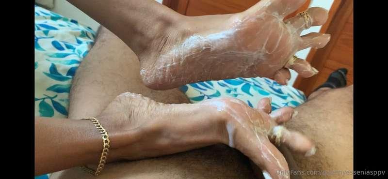 So much cum it looks like soap😂🤣

New 5 minute clip just upl..