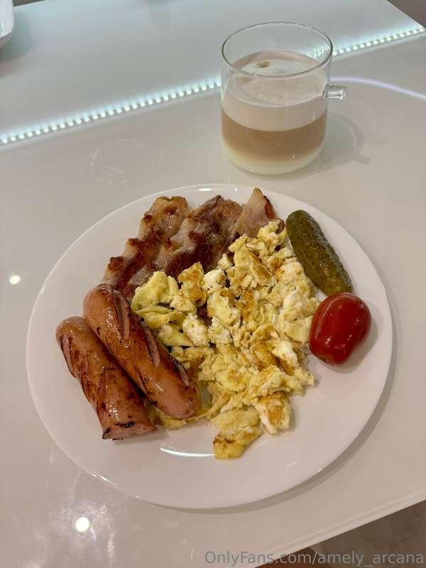 Let me show you what my breakfasts look like. Each one has a..
