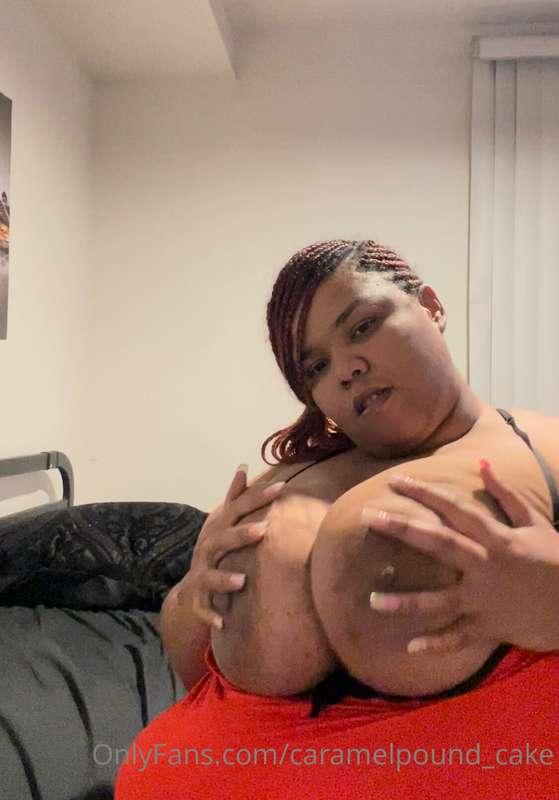 This one is for Titty Tuesday 💋