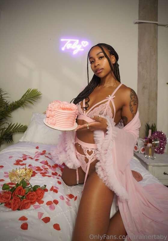 It’s my birthday!🥳💕can’t wait to celebrate with you!🥂
