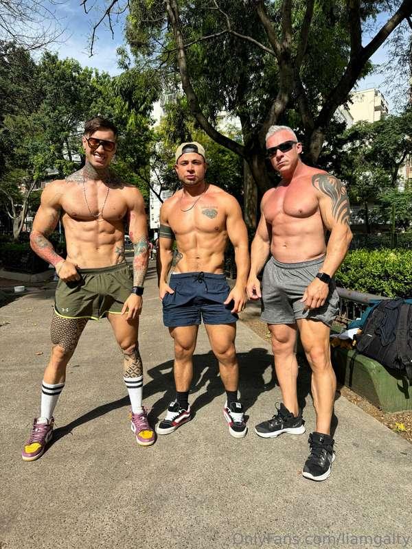🎥***My first time with 2 hung tops***  1st pic: the park  2n..