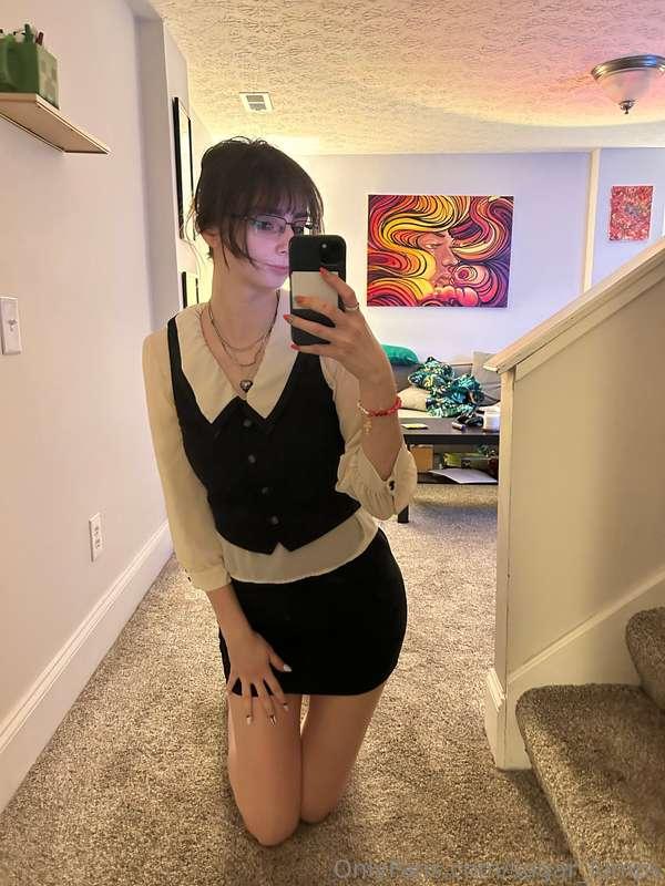 HEY YALL! wanna see some booty, boobah and feet??? Also a re..