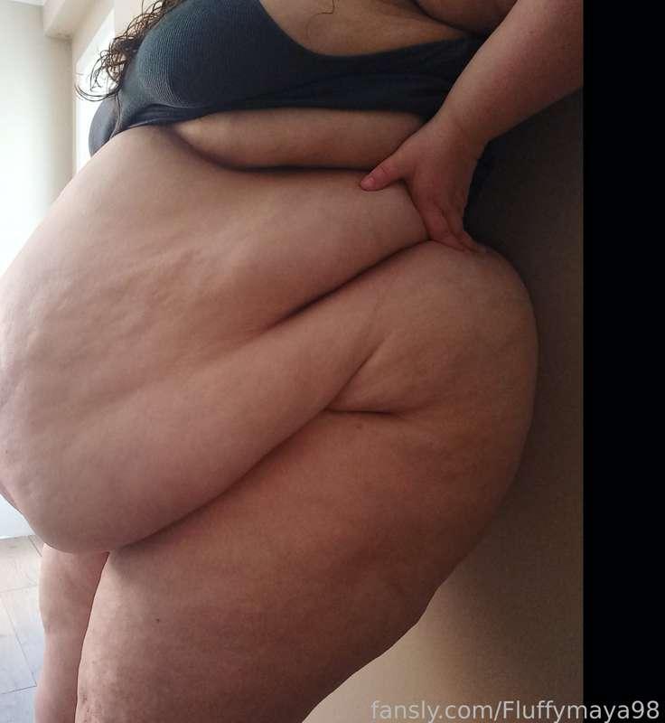 I really like tight dresses, when I can ask do you see how fat and fluffy I am? 