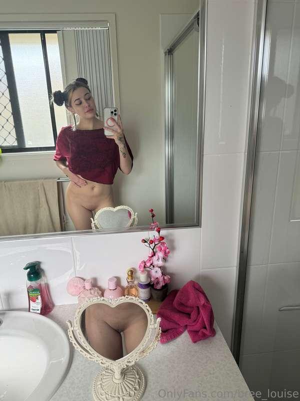 bree_louise image #0