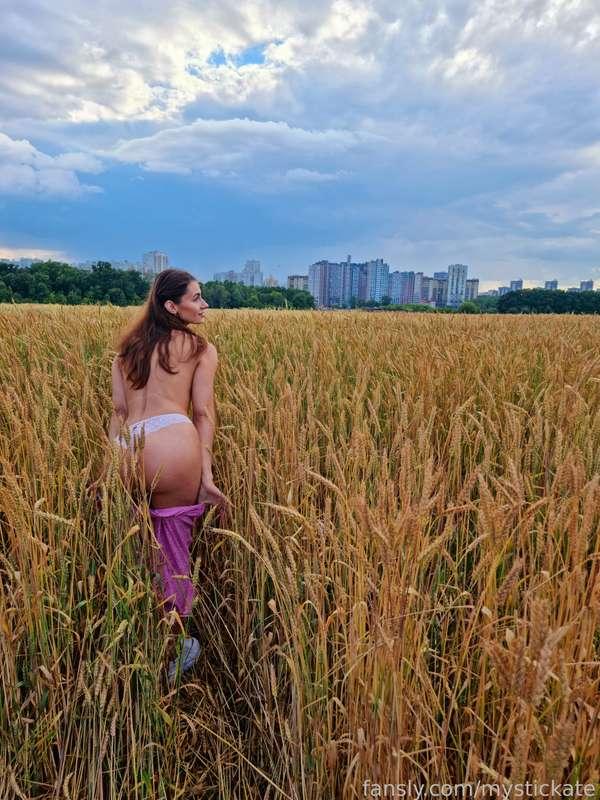 Throwing out my sundress and posing naked outdoors 🔥

#fyp #outdoor #outdoors #public #field #sundress #lingerie #flashing #naked #tits #risky #shameless #nipples #panties 
