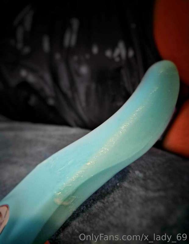Baby I love shoving a dildo in my wet pussy...💋💋💋