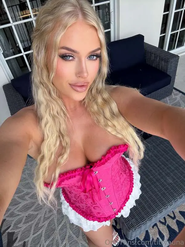 ❤️SLUTTY SOLO STRIPTEASE ❤️ cum watch me strip down to my li..