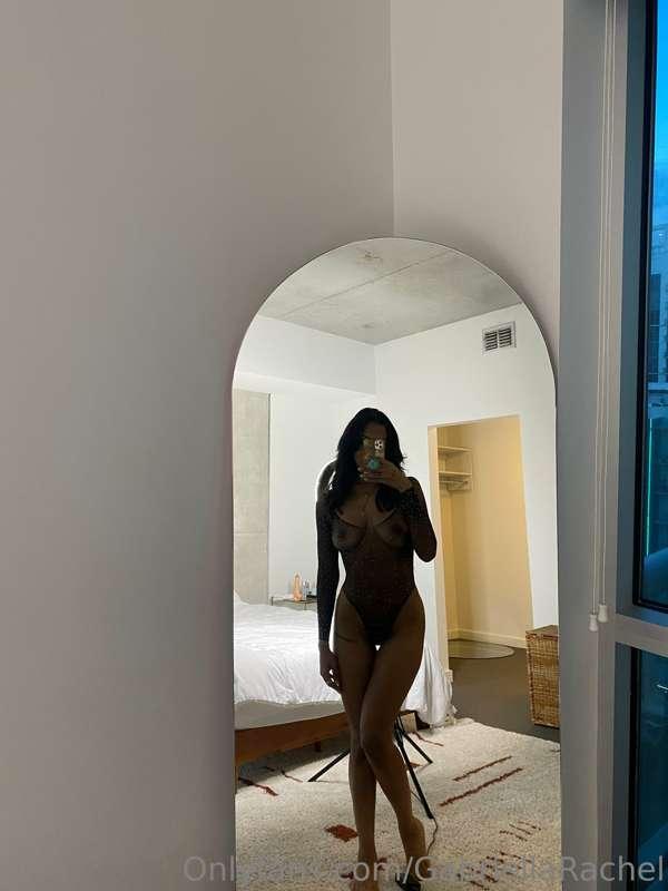 I love to take pictures from my arch mirror! 🥰