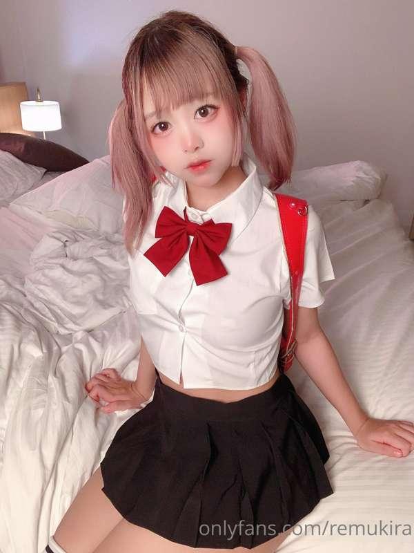 The way to get rewarded by the teacher
to be good girl📚

ถ้า..
