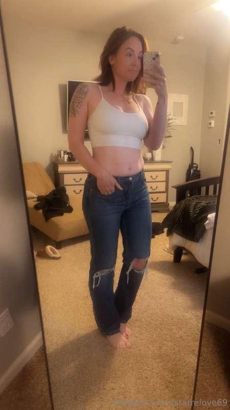 Happy Humpday 💋 Just your average girl next door ❤️ 
