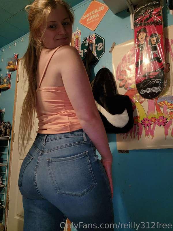 Do jeans look good on me?