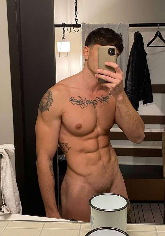 Look what a hot body @m_rk08 has 💥👏🔥 Want more? 😋