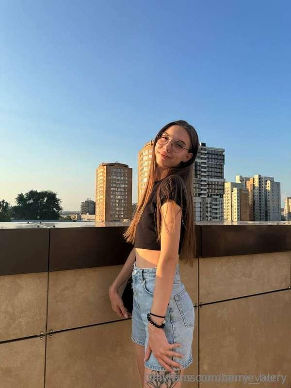 This babe @amy.sweety is finally 18!! She looks so innocent ..