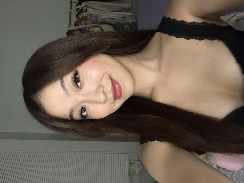 LIVE on TWITCH RIGHT NOW !!