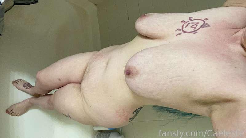 #Shower #selfies #hugetits #naturaltits #lactation #lactating 