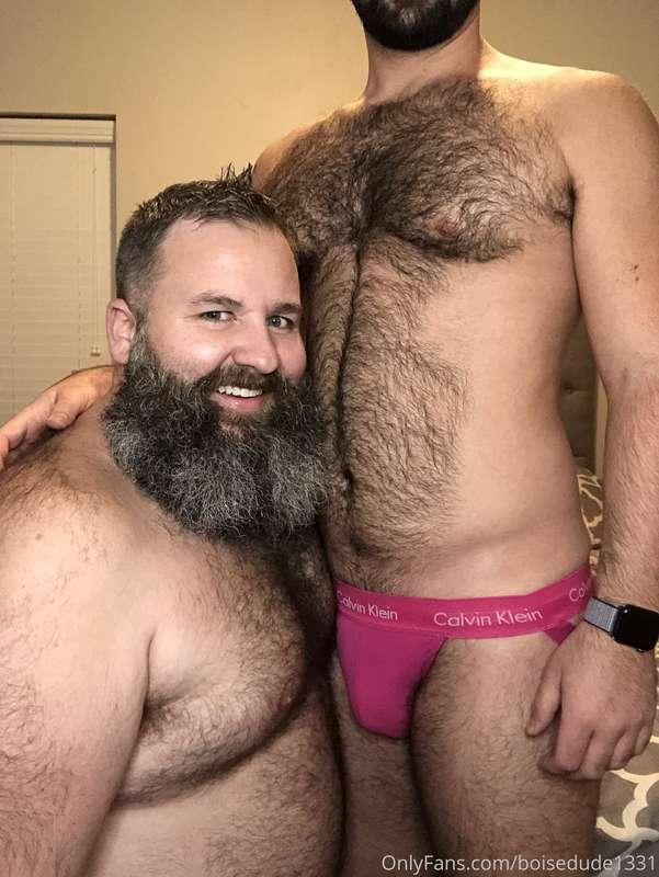 I had a blast with this Sexy muscle otter. More pics and vid..