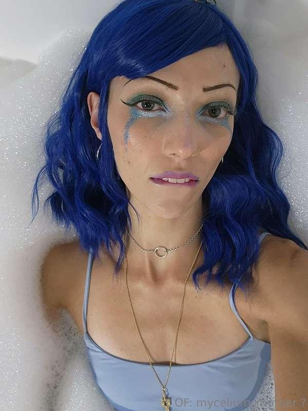 Drowning in your love....