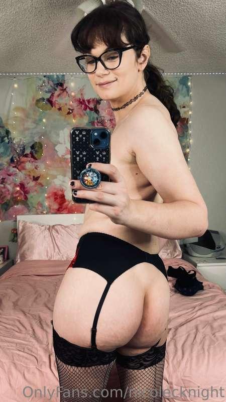 Eat or fuck first?