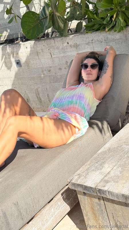 ayer me quede tirada al sol sin ganas de moverme, y capaz qu..