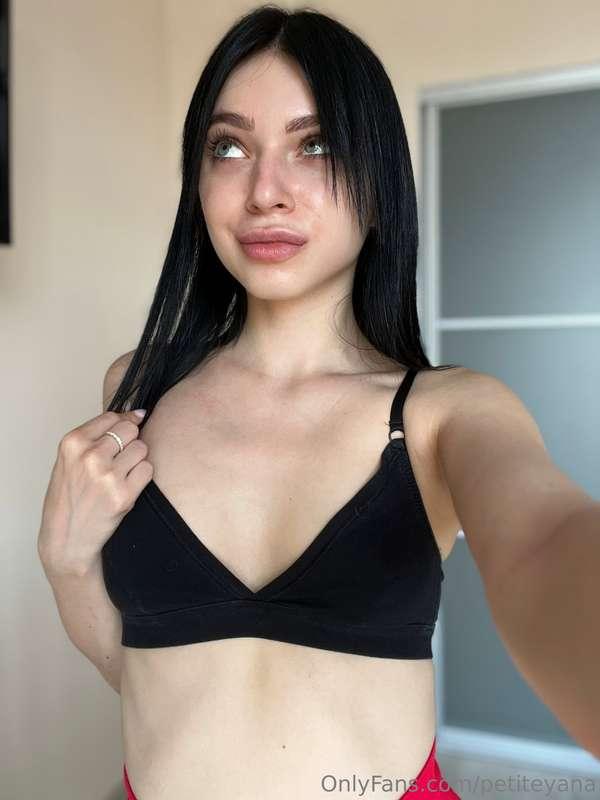 what do you think of my gym outfit? 💝DM me and let's workout..