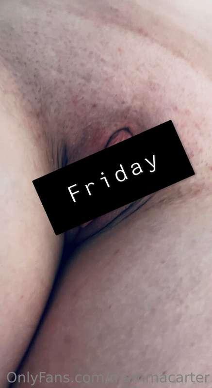 Happy Friday 
First tip gets a vid of me riding my dildo 🥵