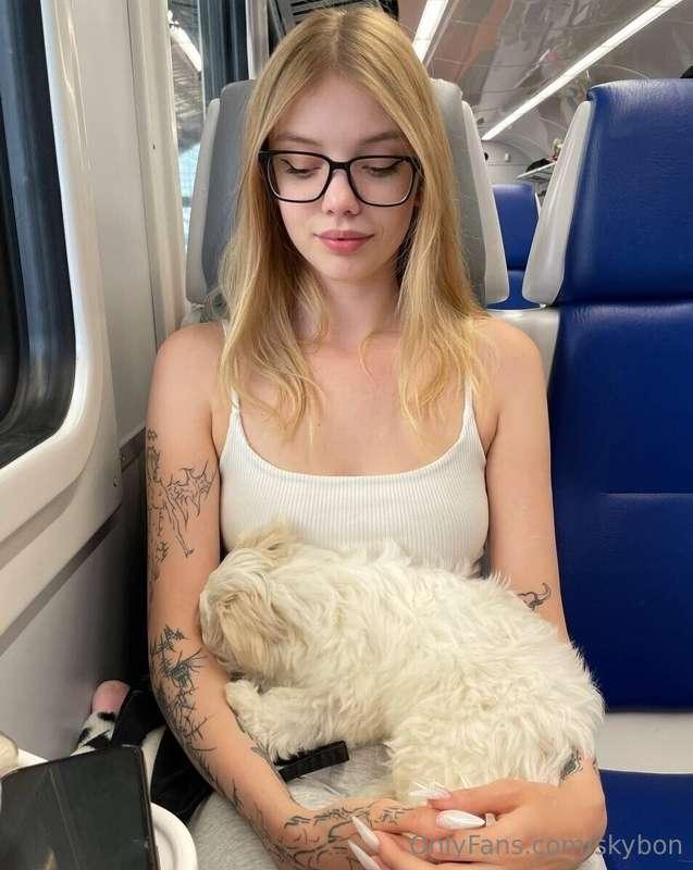 Two beauties are going on a little trip💅💎