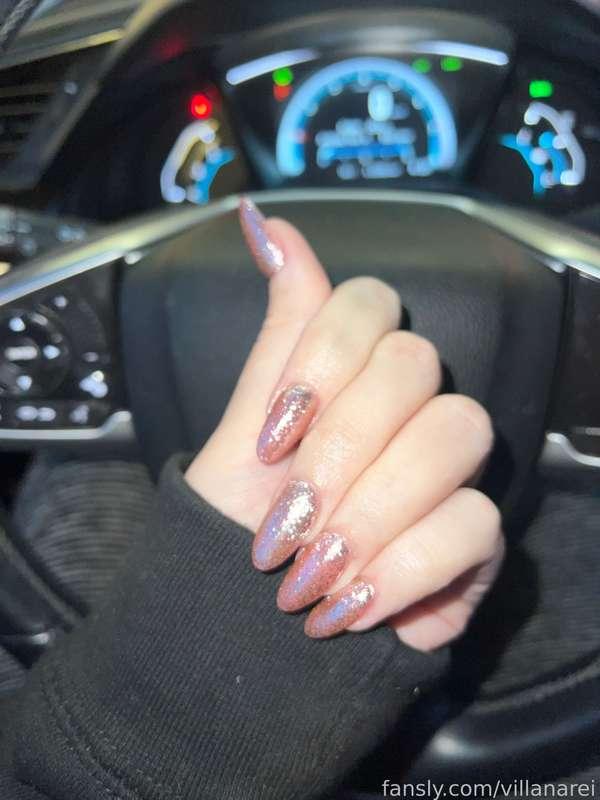 Got my nails done today! They’re a little less pink than I usually go for but I think they’re nice and Christmassy 👉🏻👈🏻

Leave a tip to put towards them and I’ll send something cute to your DMs 💖