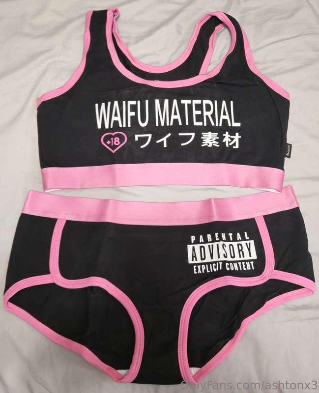 New outfit 😍. It's so cute 😍 💕💖