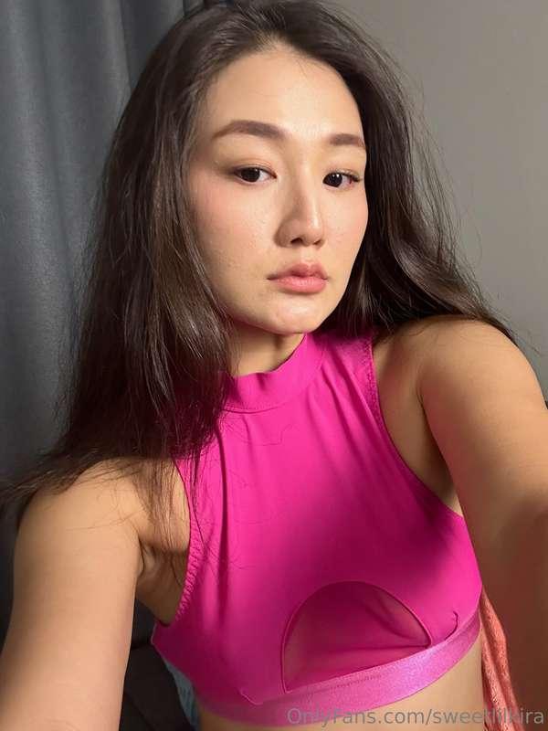 Do you like the way I look?🤭
