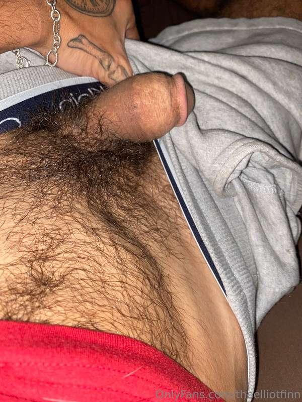 Come suck me off in my bed 🥵 
