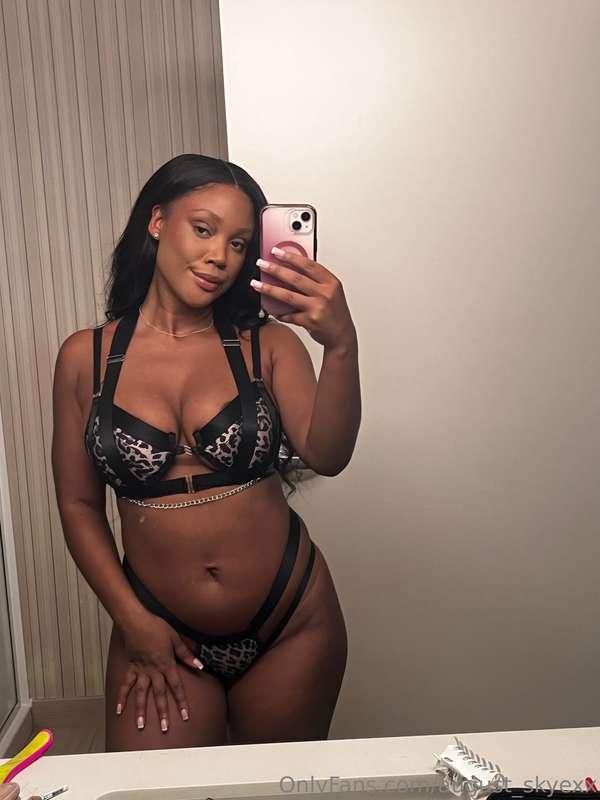 Don’t lie... you’ve pictured yourself behind me 😈