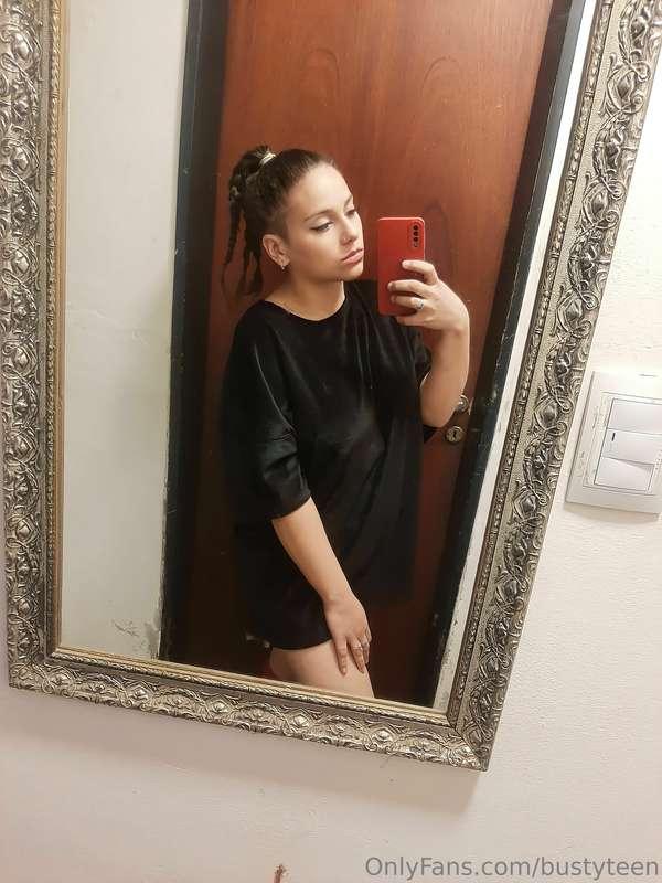 very covered, right? come and take off my clothes 🤭😈