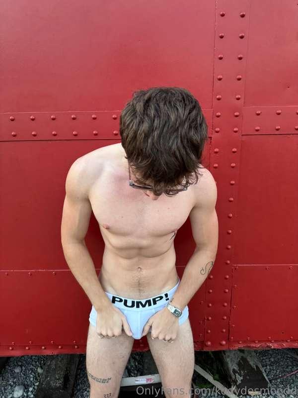 Like this post and I’ll take them off for you in the DMs 😘