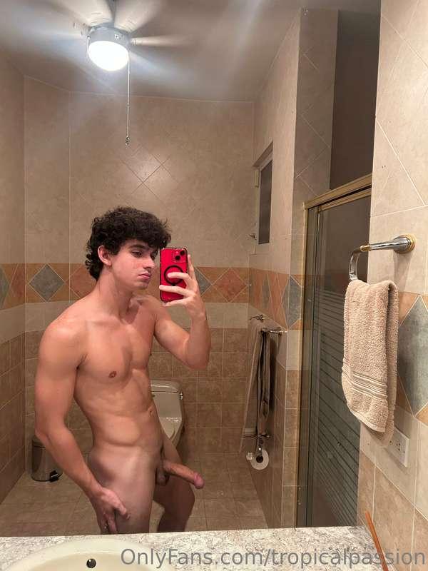Antes de bañarme luego de hacer ejercicios 😮‍💨

Deja un like..
