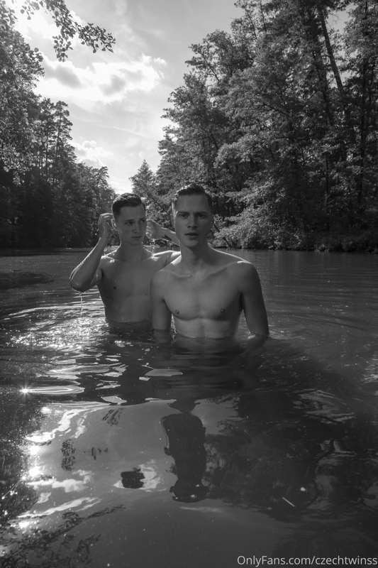 czechtwinss image #3