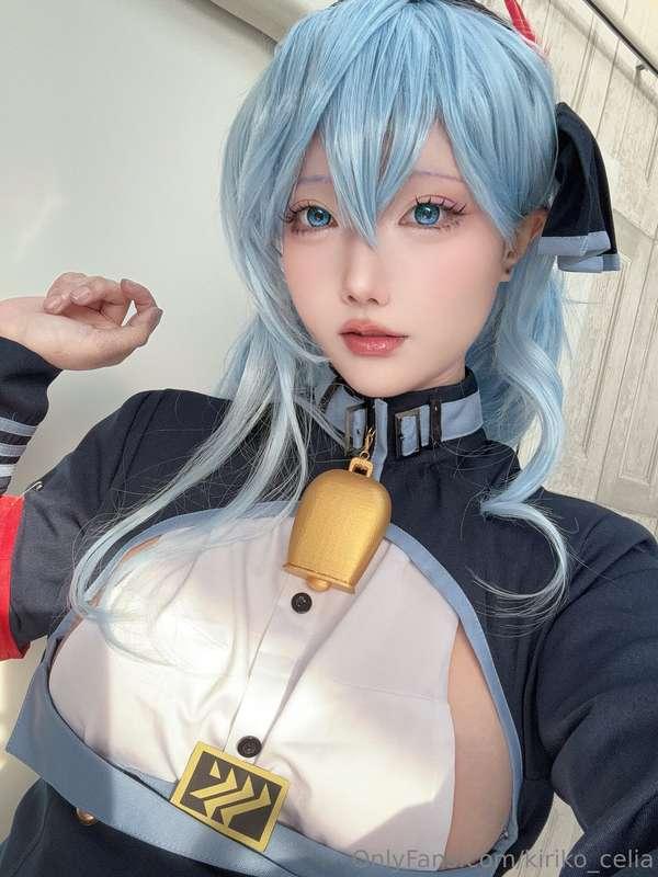 天雨アコ  天雨亚子 Amau Ako Selfies + Video + Behind Scenes