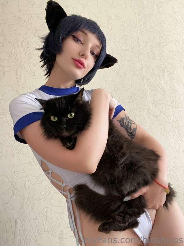 Try to take a photo with my cat 😭😆😂