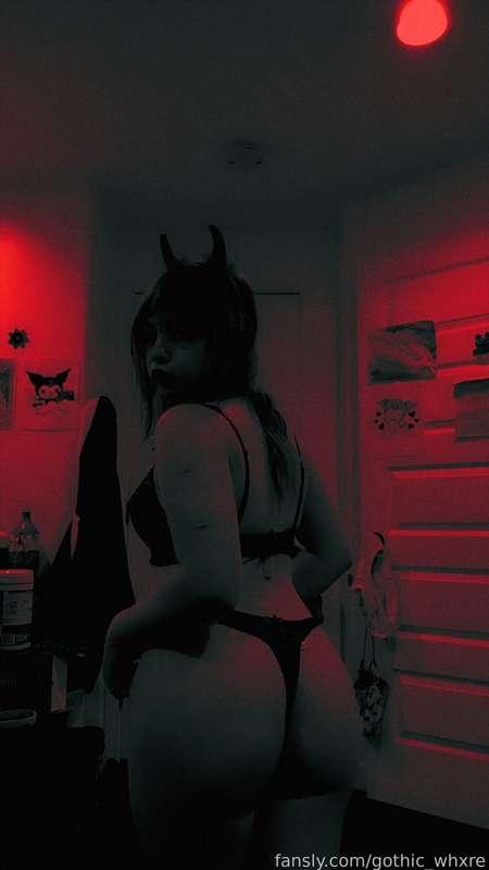 Care for a little devil?



#altgirl #devil