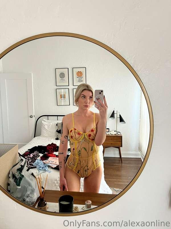 Reminder that I have tons of lingerie. If you’d like to requ..
